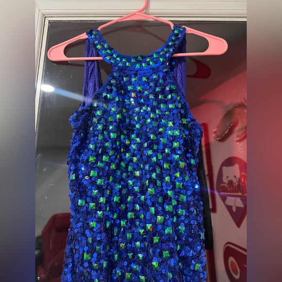 Elegant Sequin Evening Gown in Blue and Green by Mac duggal - Picture 4 of 6